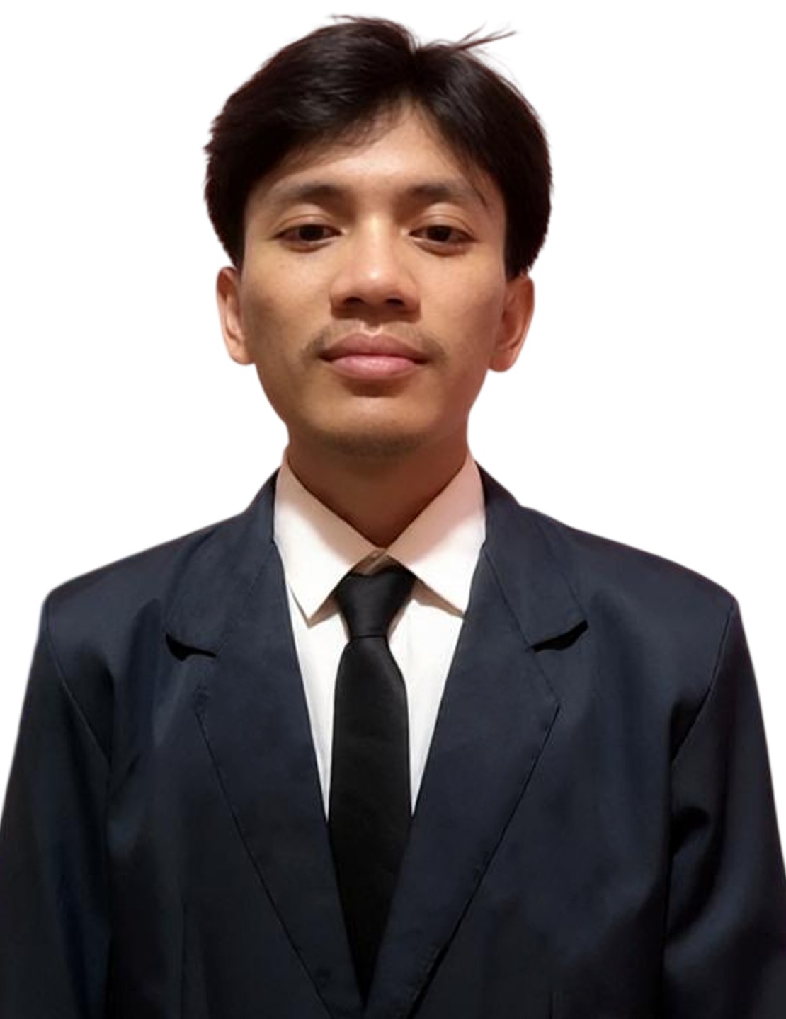 Edi Irawan bekerja di depan laptop